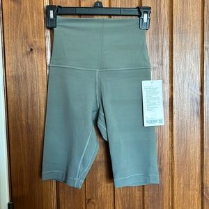 NWT Women’s lululemon align biker shorts 10” size 4